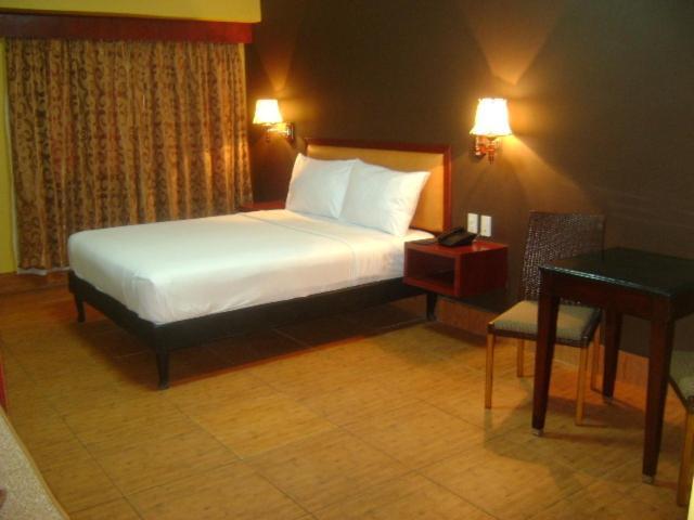Pamulinawen Hotel Laoag Habitación foto