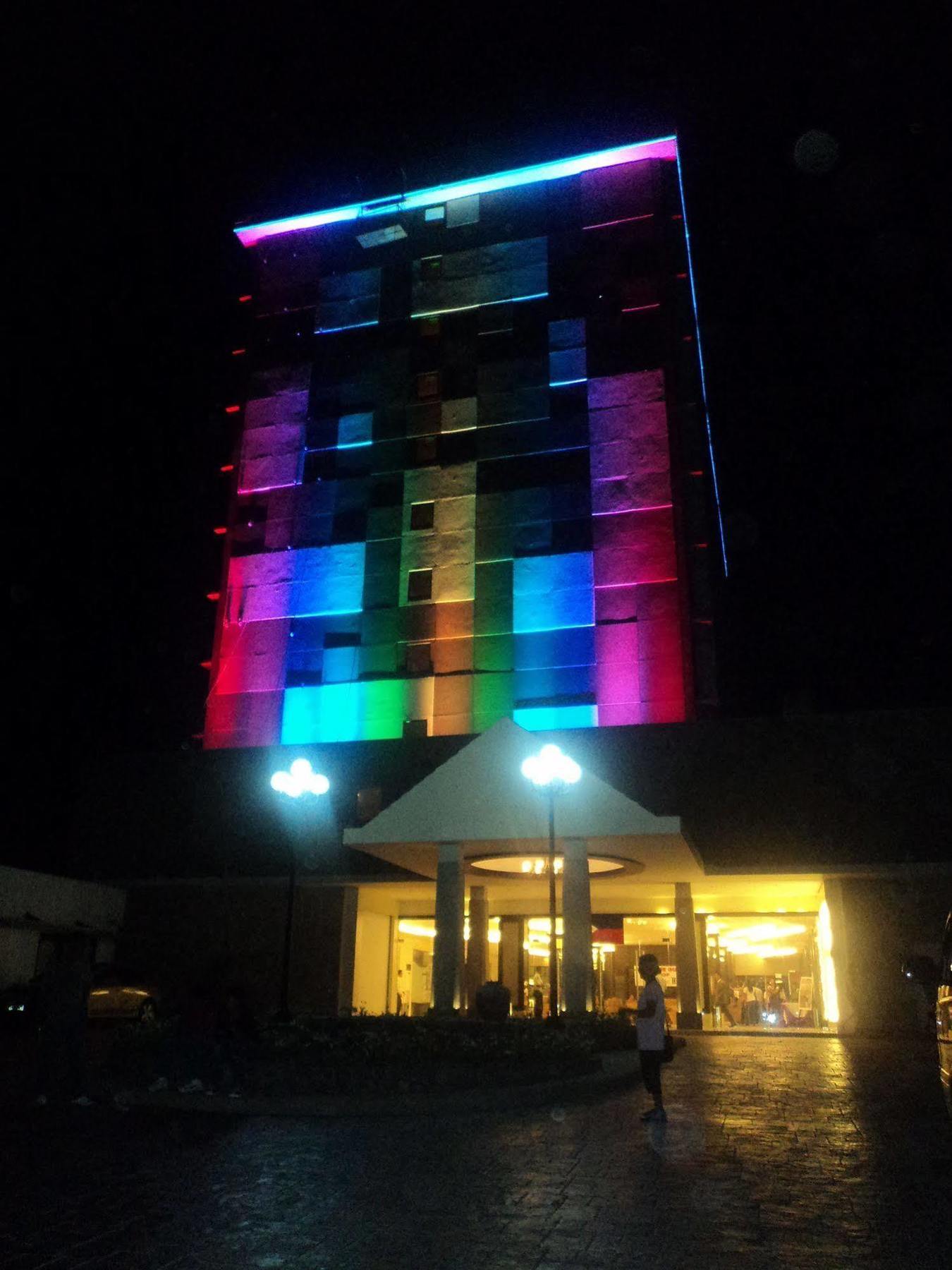 Pamulinawen Hotel Laoag Exterior foto